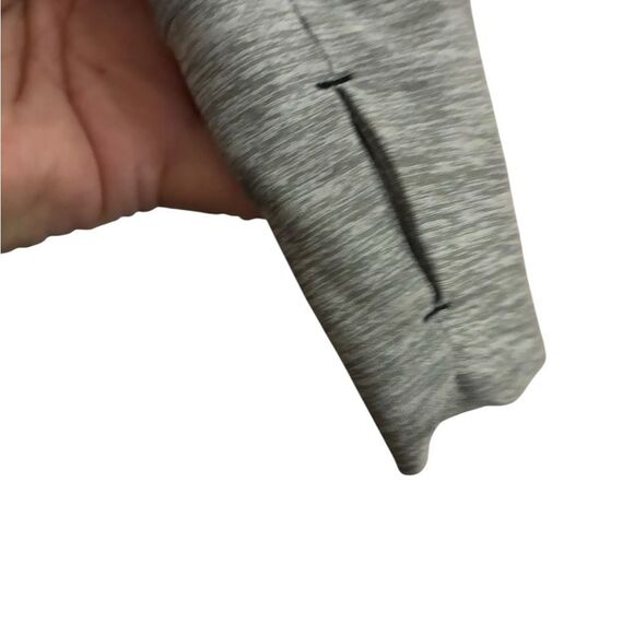 Under Armour Heathered Gray Loose Fit Top - Picture 3 of 5